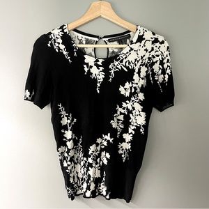 White House black market cute short sleeve sweater